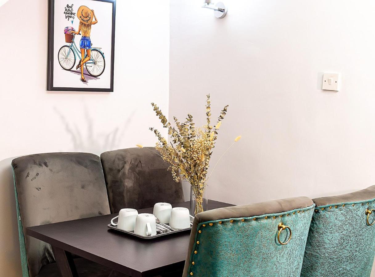 Palm Heights Apartments - Omole Phase 1, Икеджа Екстериор снимка