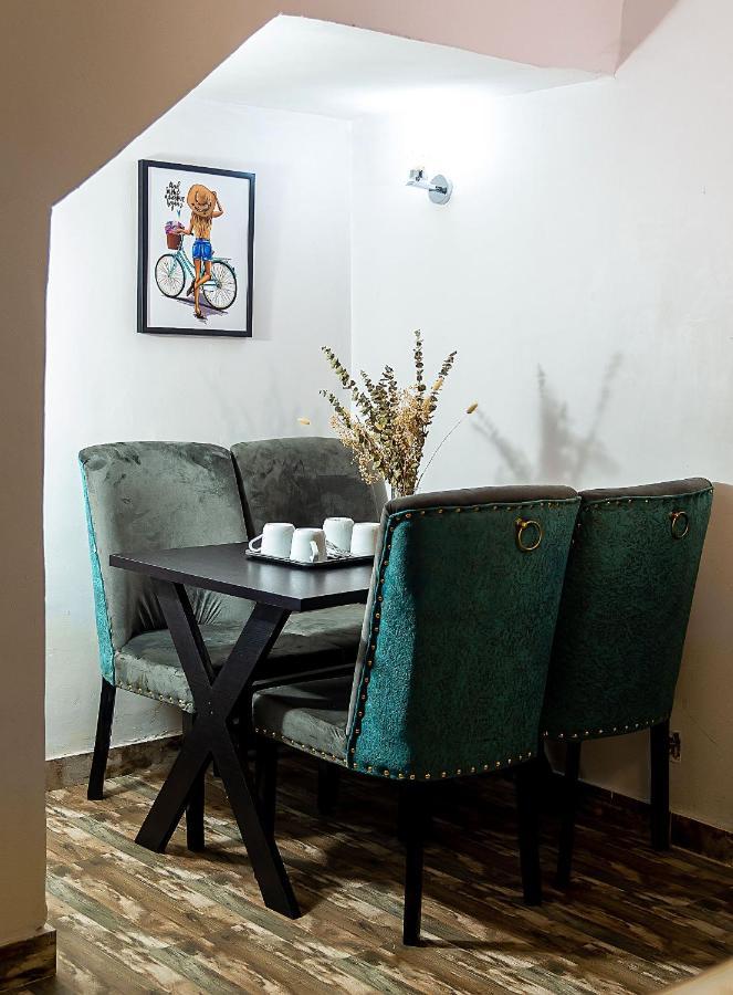 Palm Heights Apartments - Omole Phase 1, Икеджа Екстериор снимка