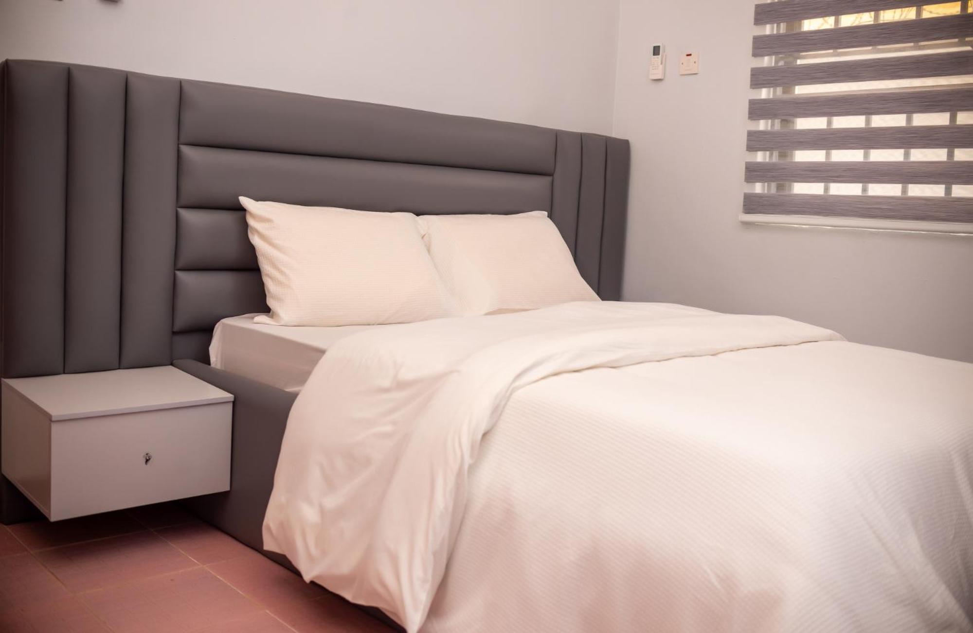 Palm Heights Apartments - Omole Phase 1, Икеджа Екстериор снимка